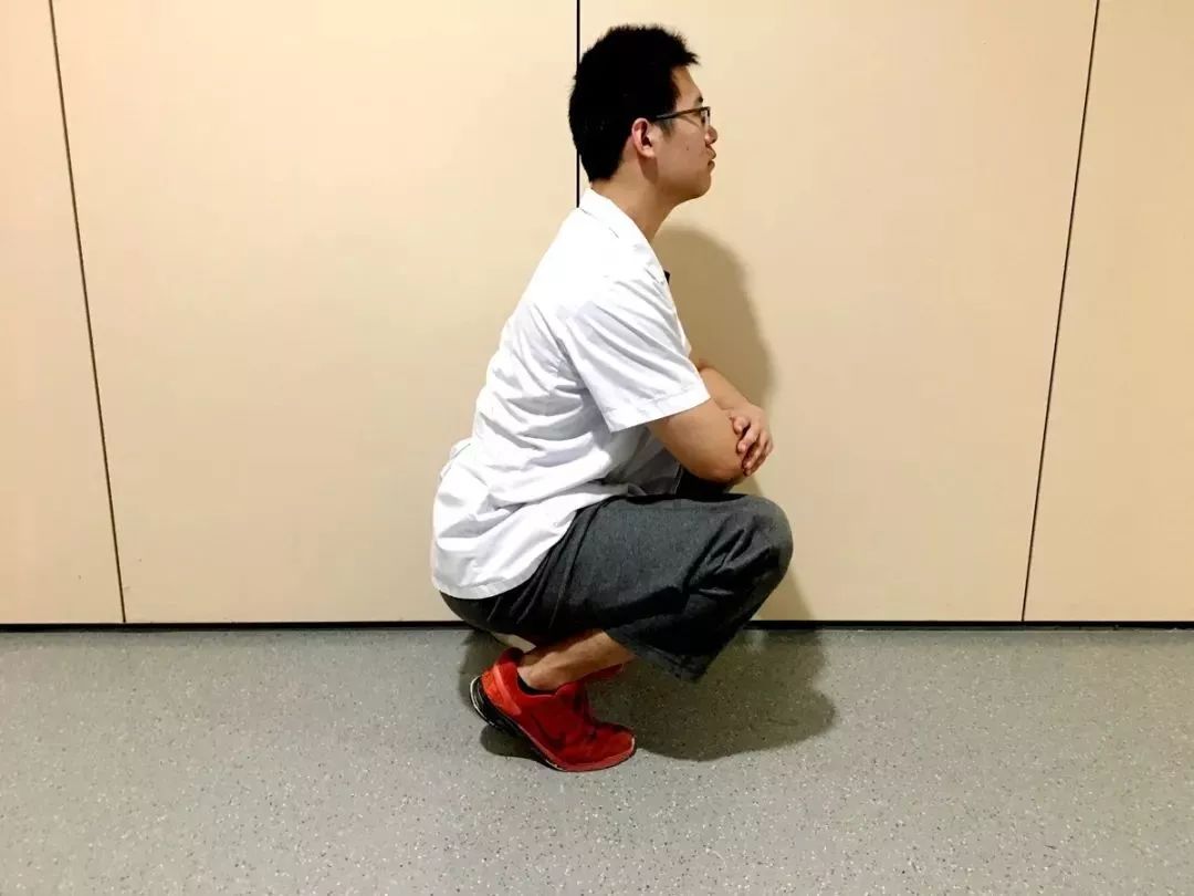 蹲一蹲，利全身！这套简单易学的养生五蹲法，快学起来